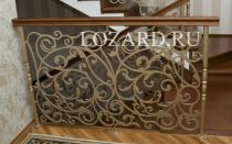 кованые перила в частном доме