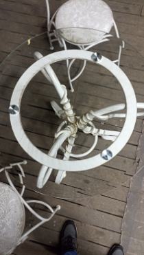 кованый кофейный столик