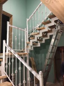 перила на косоуре