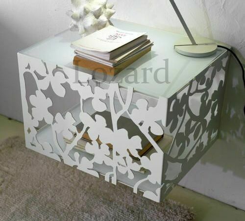 Прикроватный столик