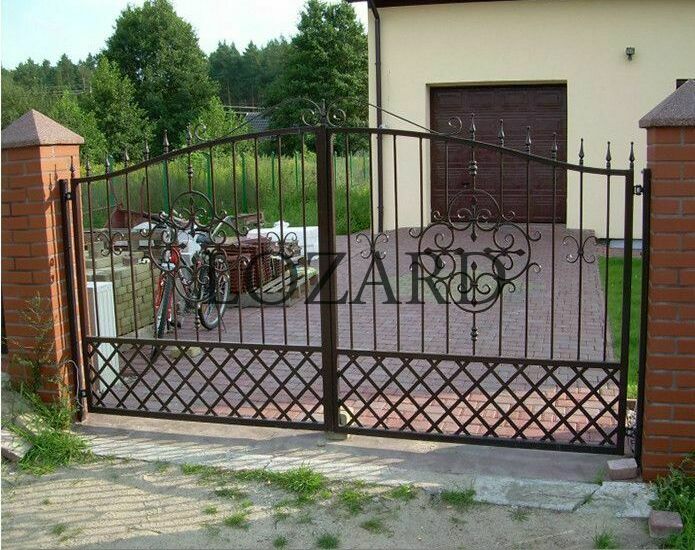 Кованные металлические ворота