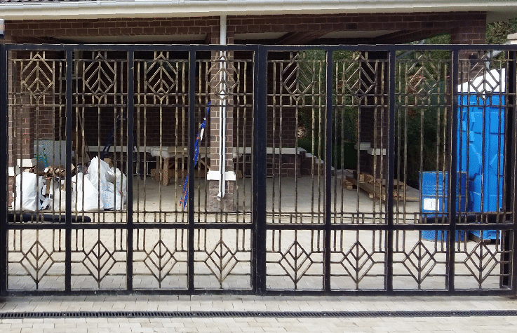 металлические ворота