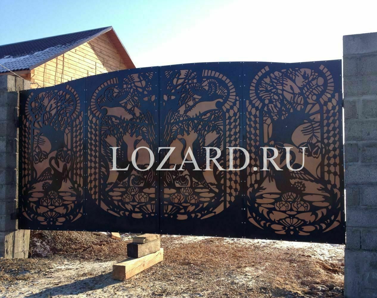 кованые ворота частного дома