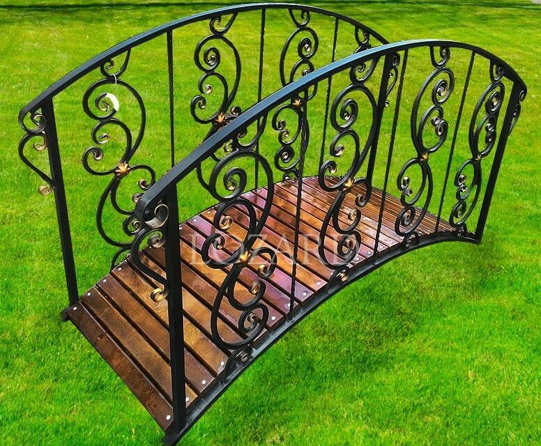 кованый мостик для сада