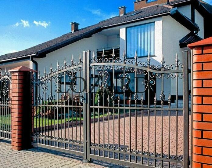 кованые ворота с калиткой
