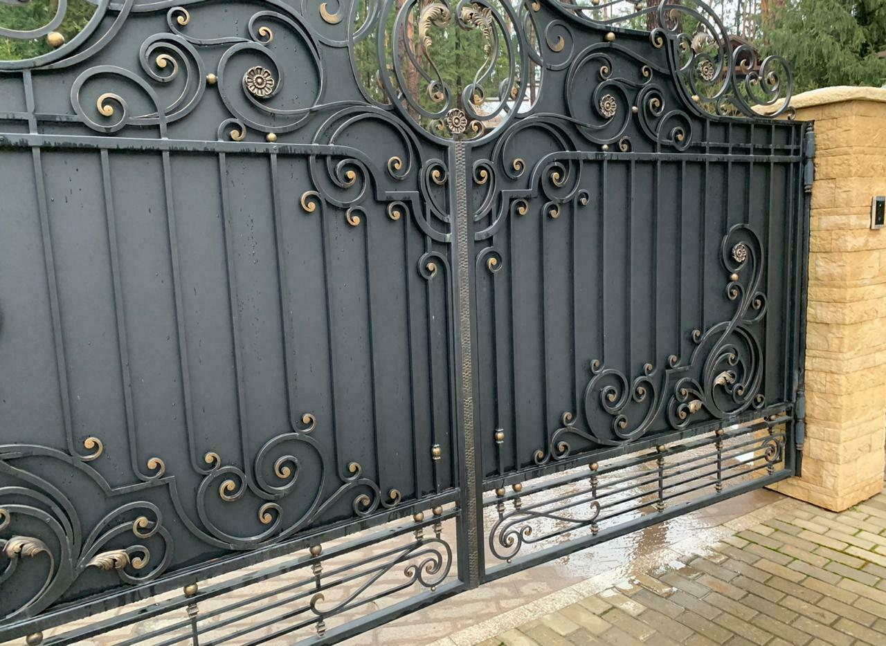Кованные металлические ворота