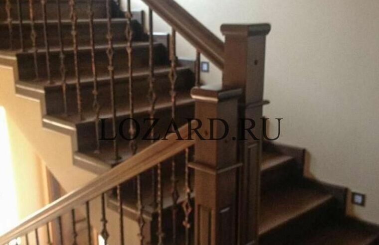 кованые перила в частном доме