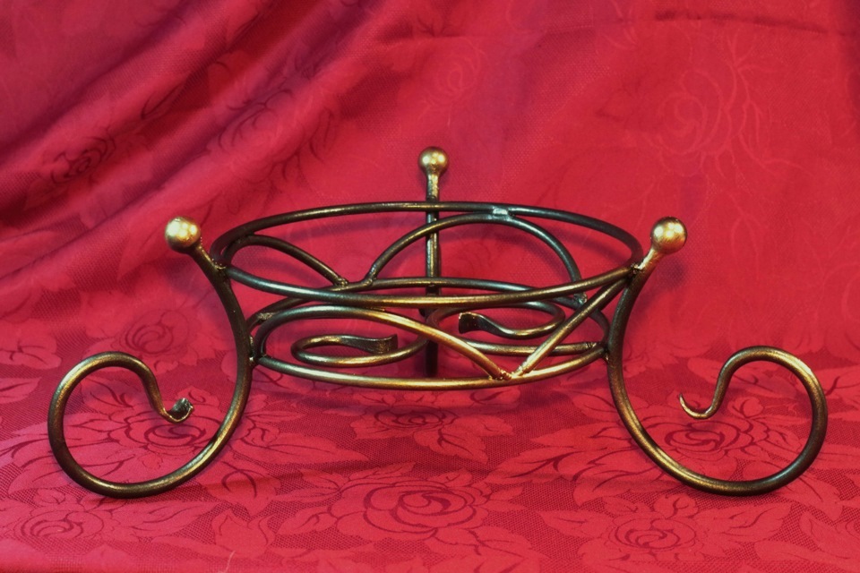 кованые цветочницы